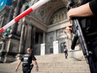 Onderzoek ingesteld naar politieschoten in de Dom van Berlijn