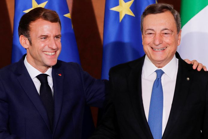 De Franse president Emmanuel Macron en de Italiaanse premier Mario Draghi.