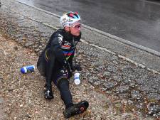 Hond en regen eisen hoofdrol in Giro op: Remco Evenepoel, Primoz Roglic ten val, Kaden Groves sprint naar zege