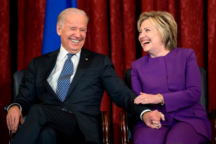 Joe Biden en Hillary Clinton in 2016, net na haar verkiezingsnederlaag.