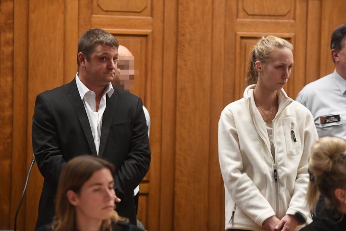 Beschuldigden Davy Van Vreckem en Stephanie Janssens voor het Leuvense assisenhof.