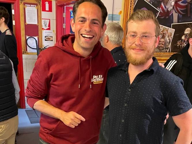 Vlaams Belang-voorzitter Tom Van Grieken in Aalst: “Wetstraat moet niet bepalen waarmee de Volksstraat mag lachen”