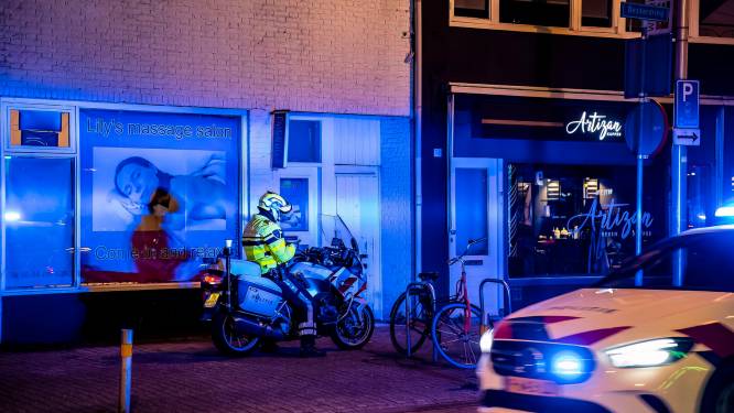 Man pleegt gewapende overval op massagesalon in Tilburg, maar gaat er zonder buit vandoor