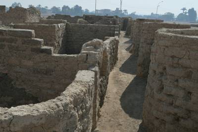 Egyptische archeologen leggen 3.400 jaar oude ‘Verloren Gouden Stad’ bloot: “Een van belangrijkste vondsten sinds graf Toetanchamon”