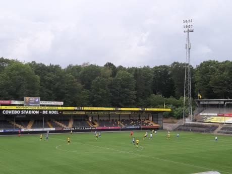 Nieuwe hoofdtrainer Ernie Brandts ziet FC Eindhoven verliezen bij VVV-Venlo