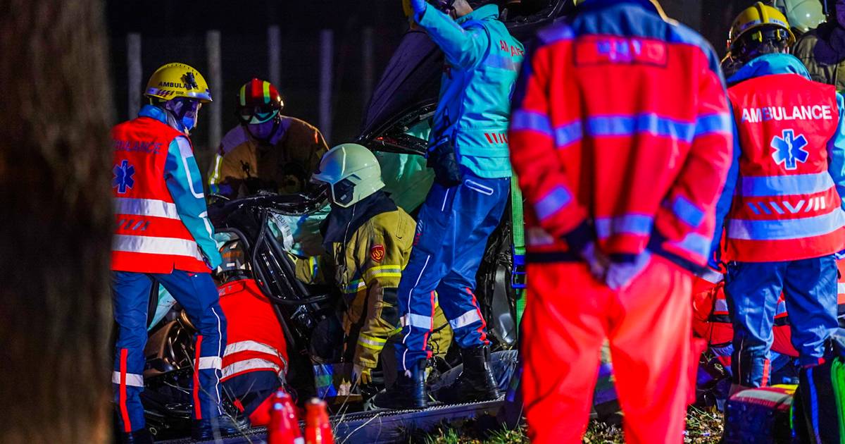 Man uit Sint-Oedenrode overleden bij ongeluk in Best, tweede inzittende zwaargewond - BD.nl.