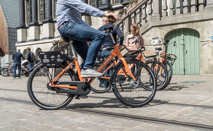 Bewolkt Stadium Berouw Oranje deelfietsen krijgen groter broertje: binnenkort ook 150  'deelbakfietsen' in Gent | Gent | hln.be