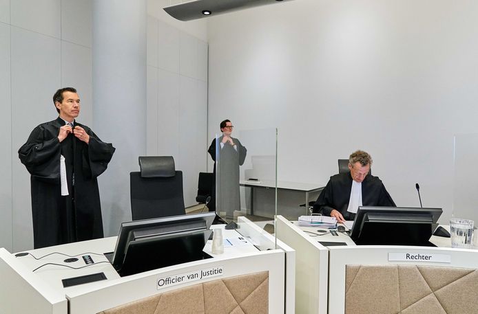 Een zitting in de rechtbank van Den Haag tijdens de coronacrisis.