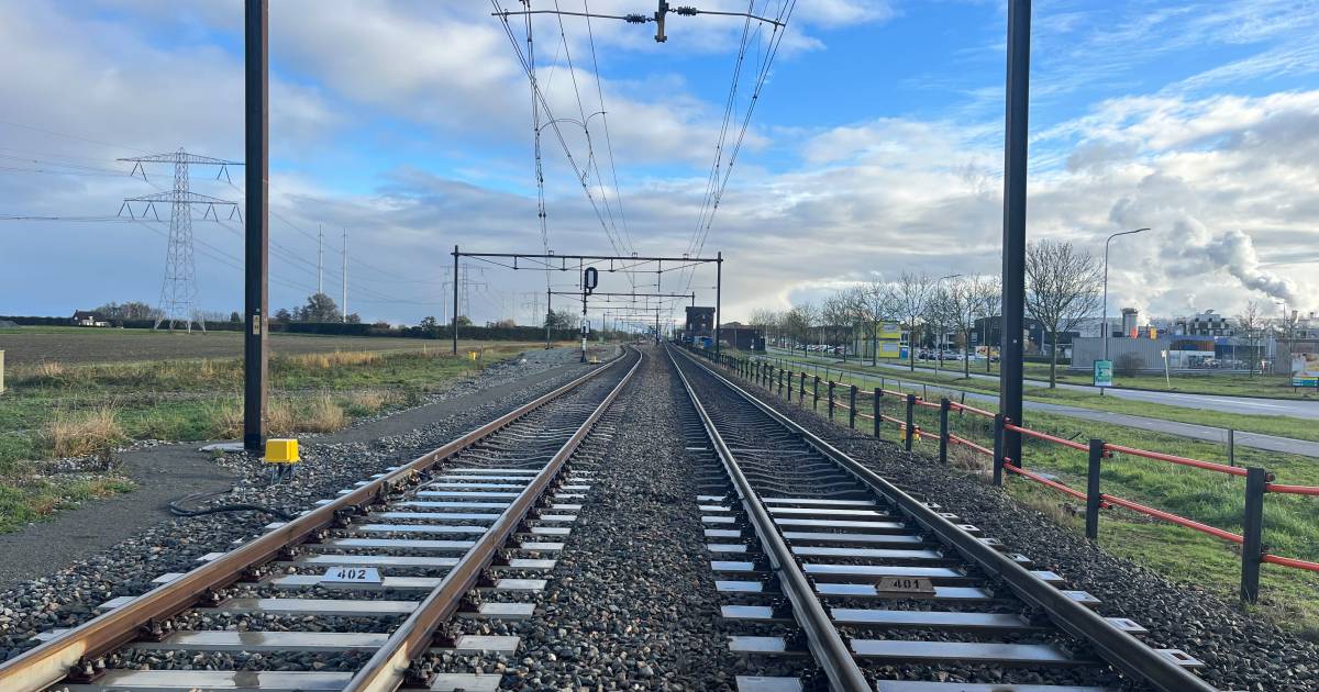 Problemen op het spoor tussen Den Bosch en Eindhoven na aanrijding.