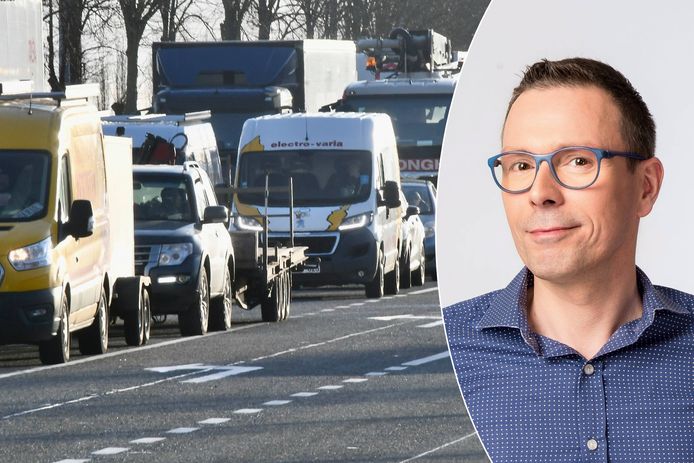 "Begin jaren 90 is de laatste snelweg naar Calais aangelegd, sindsdien zijn er geen aanpassingen meer gebeurd op de Belgische snelwegen", zegt verkeersexpert Hajo Beeckman.