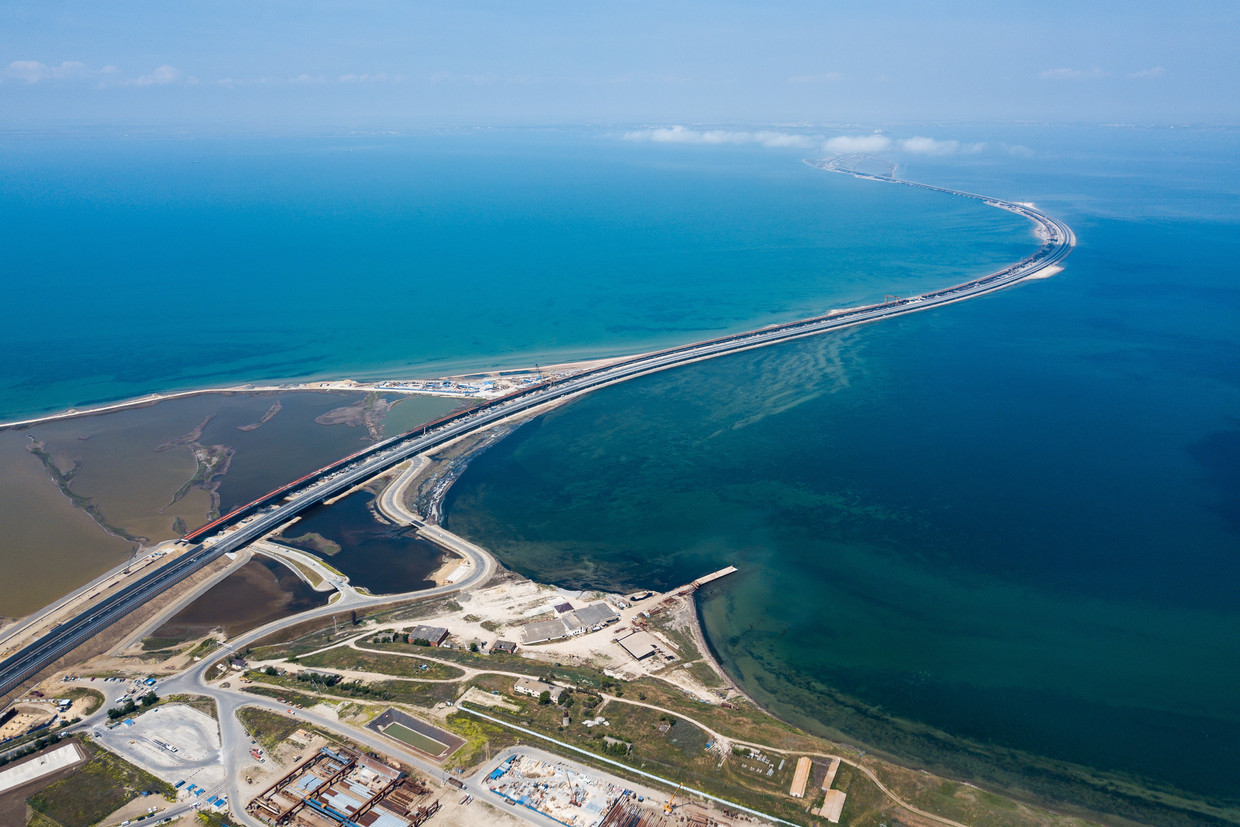 In 2018 opende de met Russisch geld gebouwde autobrug tussen de Krim en het Russische vasteland, door velen gezien als een symbolisch bouwproject. 