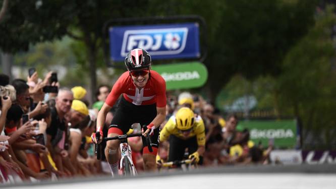 Marianne Vos grijpt net naast tweede ritzege in Tour de France Femmes: ‘Zij had de beste benen’