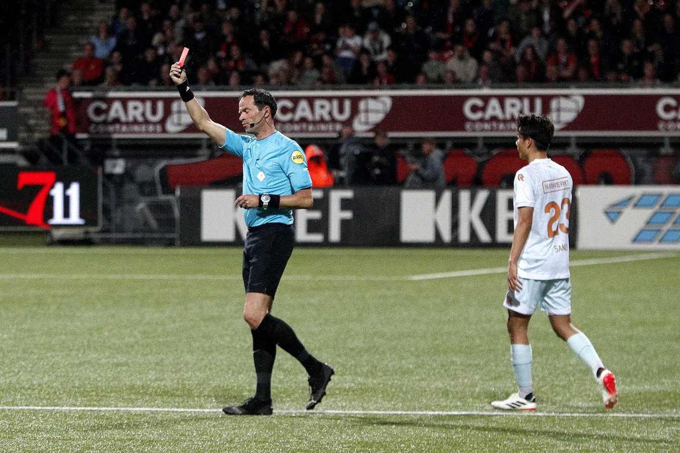 Bas Nijhuis deelde voor het eerst in bijna drie jaar tijd rood uit ...