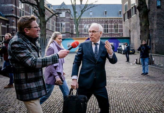 Piet Adema, minister van Landbouw, Natuur en Voedselkwaliteit, bij aankomst op het Binnenhof voorafgaand aan de wekelijkse ministerraad.