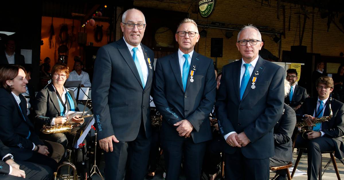 Lintje voor drie verenigingskanjers uit Sint Jansteen