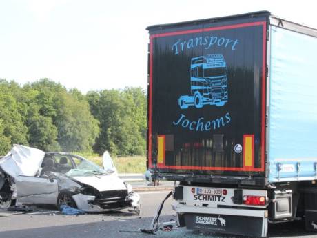 Forse boetes voor filmende automobilisten bij ravage op A1: ‘Echt respectloos’