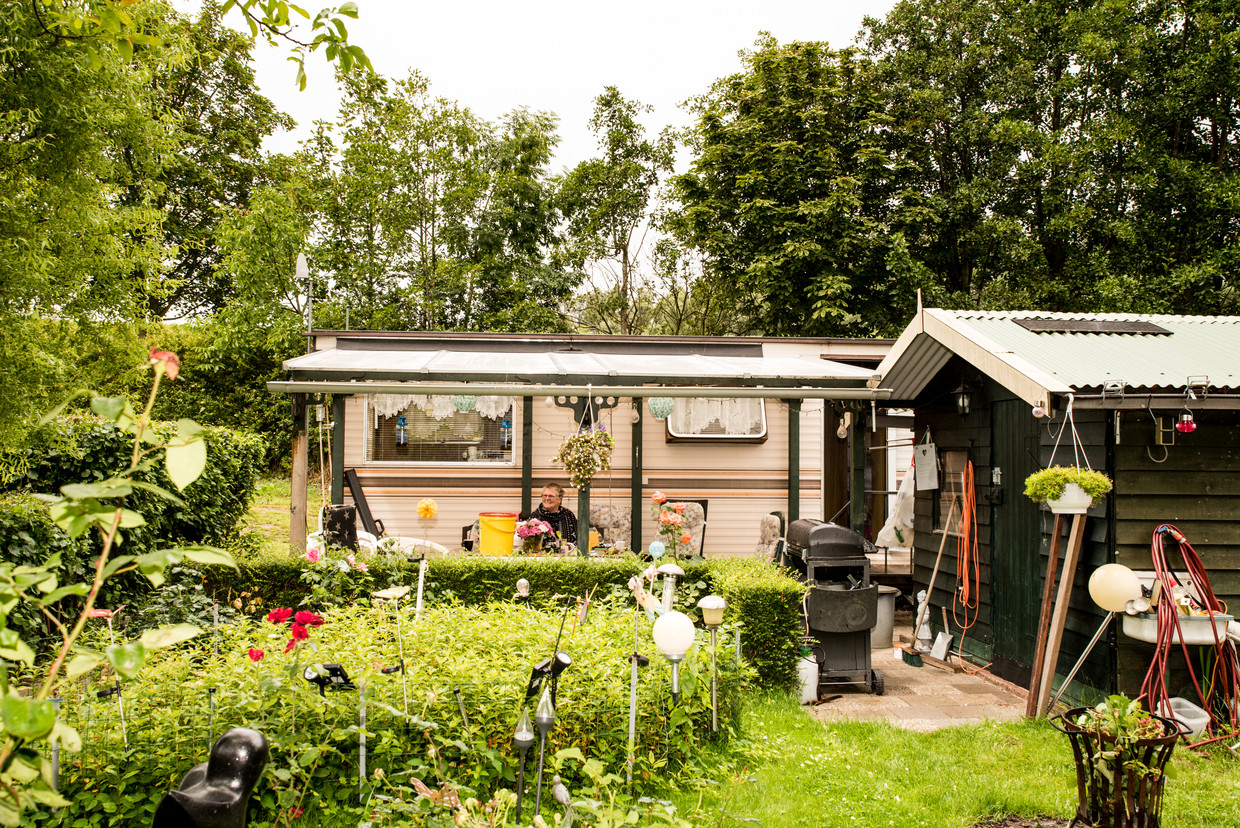 Een Caravan Op 10 Minuten Rijden Van Huis: 'Je Hoeft Niet Gelijk Op  Vakantie Om Toch Echt Weg Te Zijn'