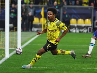 Heerlijke rush Adeyemi helpt Dortmund aan nipte zege tegen inefficiënt Chelsea 