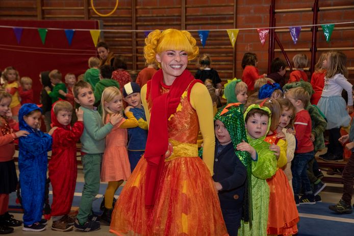 Kaatje kwam langs bij de peuters van Sint-Macharius in Laarne voor een feestje.