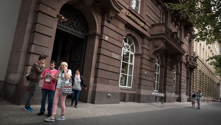 n Unter Den Linden Vertrouwt Niemand Deutsche Bank Nog De Volkskrant