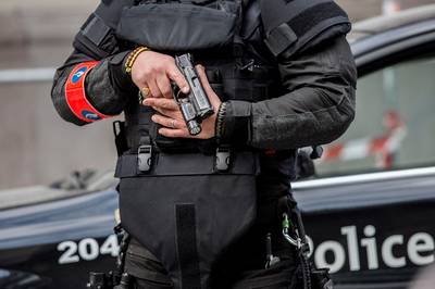 Man (22) opgepakt in België: ‘plan om dit weekend aanslag te plegen’