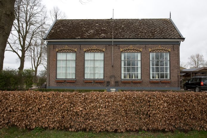 Oud schoolgebouw aan de Kadijk in Terwolde dat in handen was bij de Noorse Broeders.