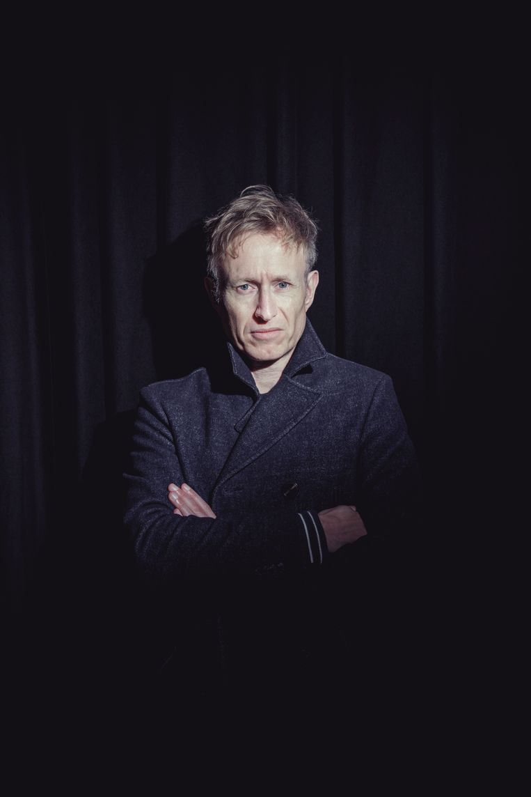 ‘Op reis neem ik een time-out van het schrijven.’ Beeld © Stefaan Temmerman