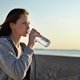 Zeven verrassende tekenen die erop wijzen dat je niet genoeg water drinkt