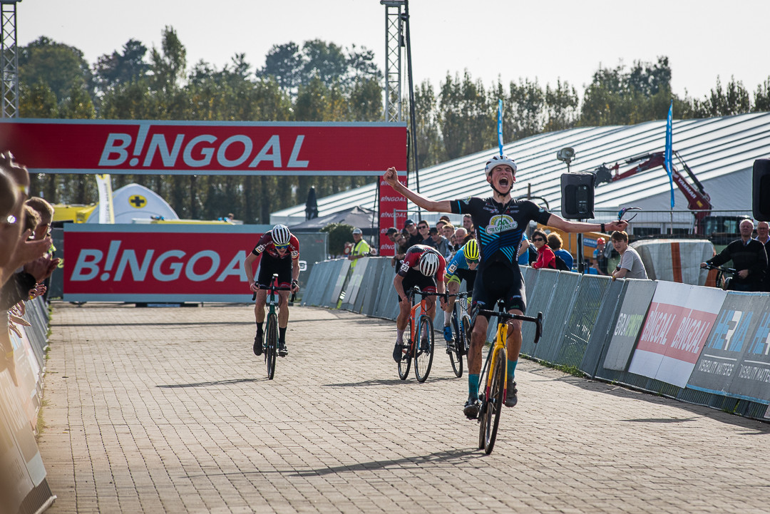 Sil De Brauwere, tweede in Ruddervoorde, pakt z’n eerste UCIpunten