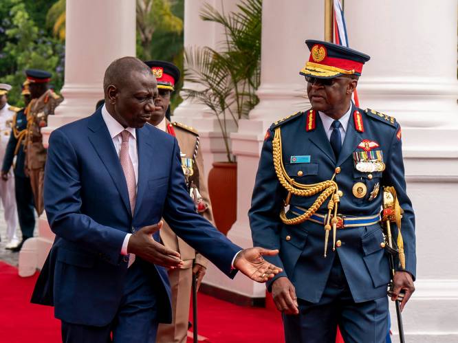Un hélicoptère s’écrase au Kenya: le chef des armées et neuf responsables militaires tués