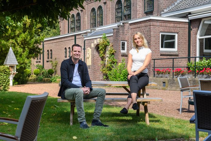 Ronald Helder en Lisanne Spaander hebben zelf veel met zorg te maken gehad, en weten inmiddels vooral wat beter kan. Daar zetten zij zich voor in in het nieuwe Gezondheidshuis, dat nu voorzichtig gestalte krijgt en volgend voorjaar volop moet draaien.