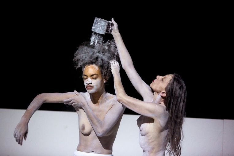 scene uit Hamlet 0.2 Beeld Danny Willems