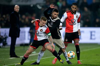 Clasie witheet op scheids: ‘Echt ongelooflijk wat Blom doet’