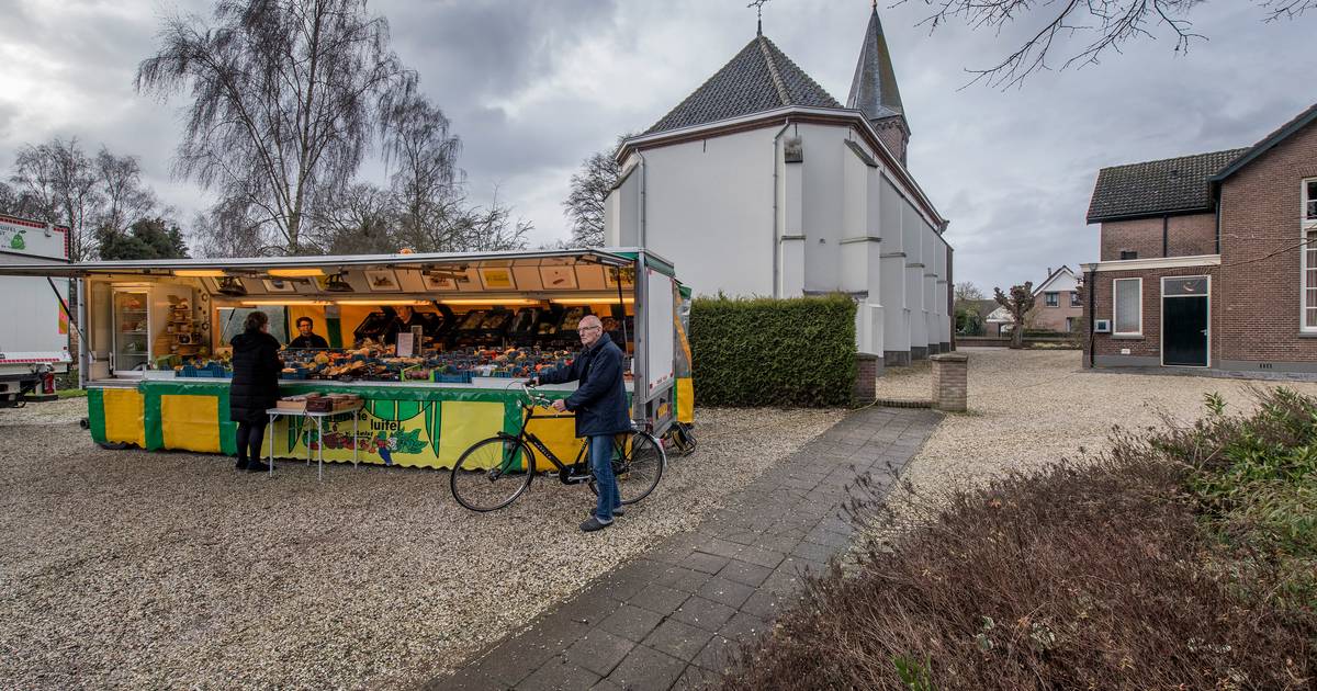Alles verdwijnt, maar de kraam van Marian en Kees is er nog in Opijnen: ‘Verder helemaal niks’