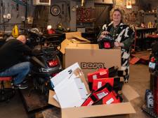 Enorme run op scooterhelmen: ‘Het is een gekkenhuis en de schappen zijn leeg’