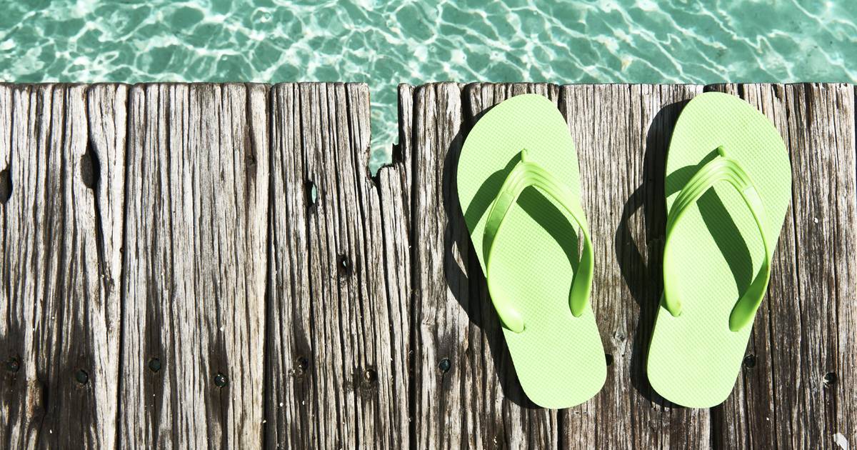 Slippers met stof tussen de tenen discount