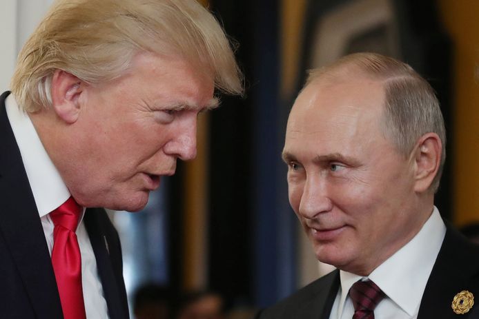 De Amerikaanse president Trump (links) met rechts zijn Russische collega, president Poetin.