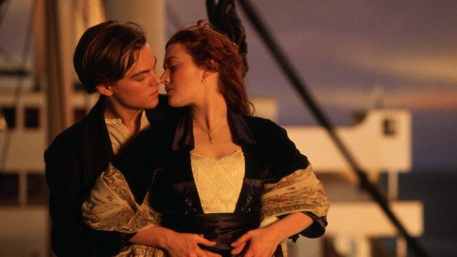 25 feitjes die je nog niet wist over Titanic: Kate liet Leo op eerste dag al borst zien ‘om het ijs te breken’