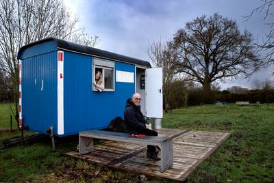 Als een kind een ouder niet kan zien, kan het in de Worteltuin van Marjolijn de band toch in stand h
