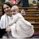 Spaanse volksvertegenwoordiger neemt baby mee naar parlement