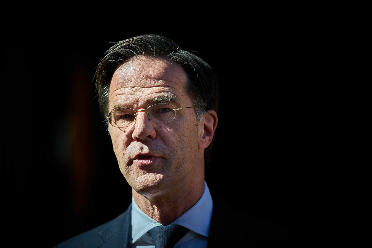 Mark Rutte spreekt op vrijdag met de pers na afloop van de ministerraad. Beeld EPA