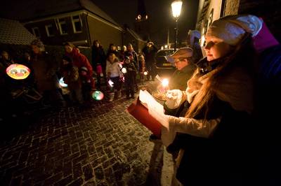 Kerstlichtjestocht in Wijk en Aalburg