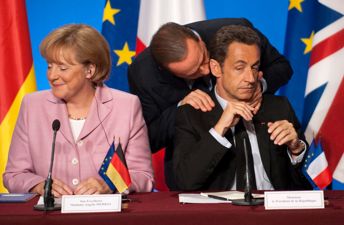 Результаты европейской политики. Европейские политики. Политика фото. Политический фоторепортаж. Поцелуи политиков.