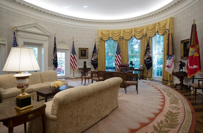 President Donald Trump heeft de Oval Office opnieuw laten inrichten. Dit is het resultaat.
