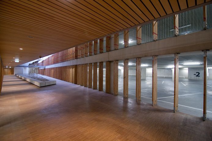 De parkeergarage Het Loo onder Amphion. Bezoekers van het ziekenhuis en GGNet kunnen hier hun auto parkeren. Archieffoto Jan van den Brink