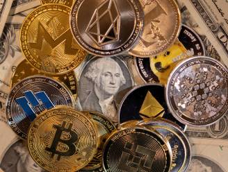 Bitcoin zet daling door tot onder 48.000 dollar