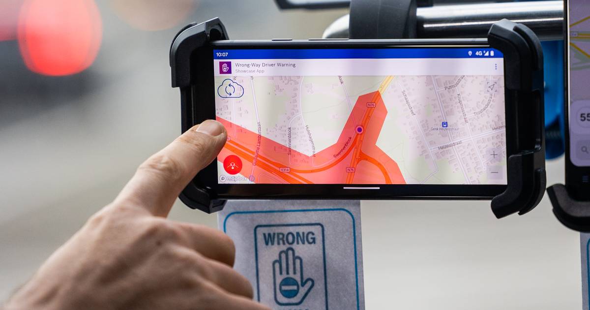 Новое приложение предупреждает водителей о допущенных ошибках  Мобильность