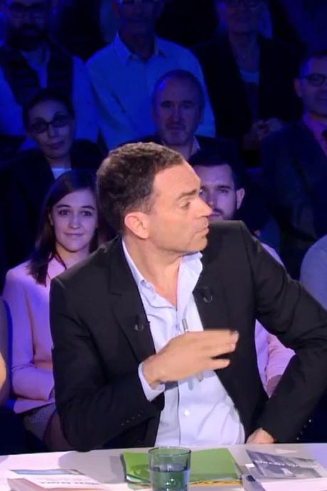 Yann Moix taquine Raphael Glucksman au sujet de Léa Salamé