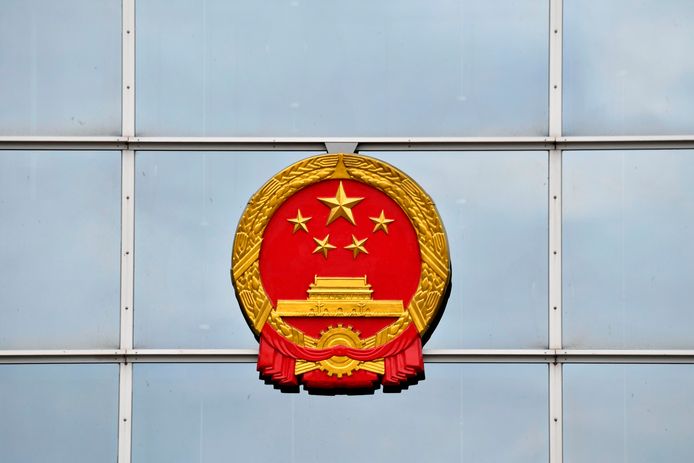 Nationaal symbool van China op de Chinese ambassade.