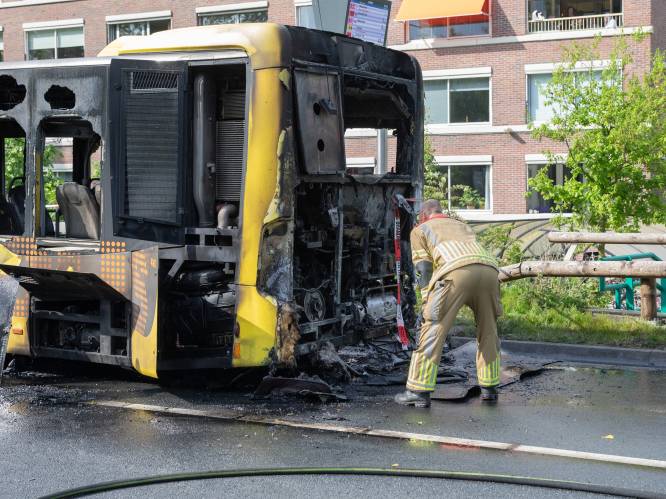 Stadsbus raakt onbruikbaar na brand